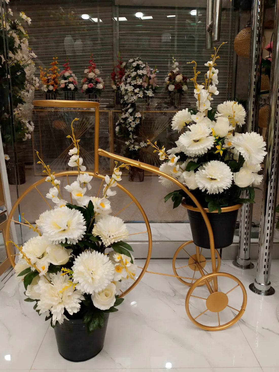 Electroplated Floor Cycle Stand Pot with Flower Arrangement