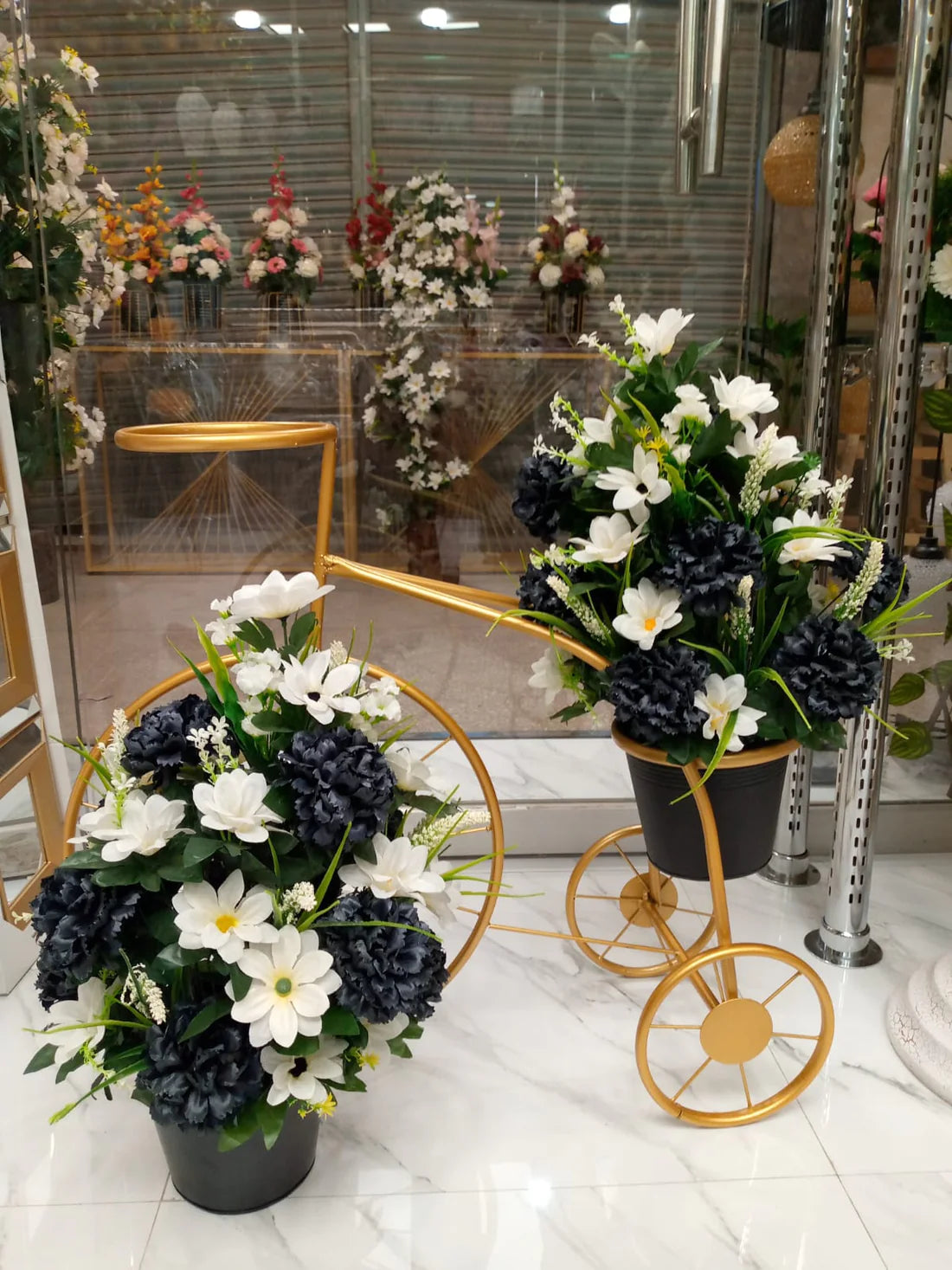 Electroplated Floor Cycle Stand Pot with Flower Arrangement