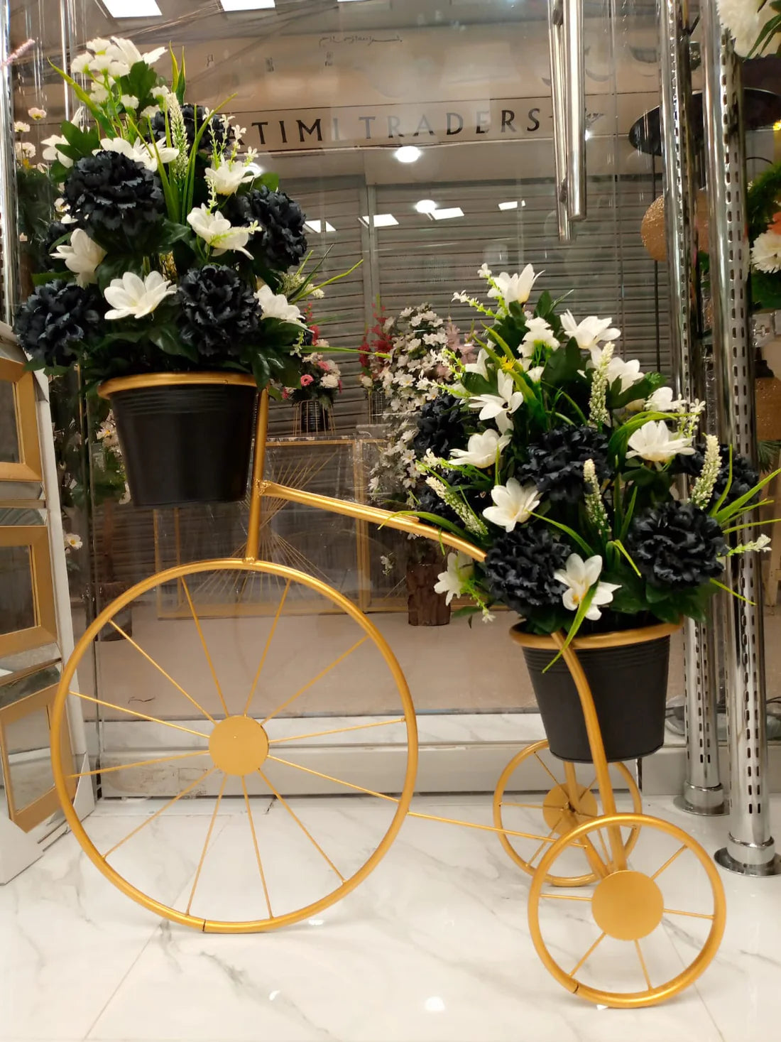Electroplated Floor Cycle Stand Pot with Flower Arrangement