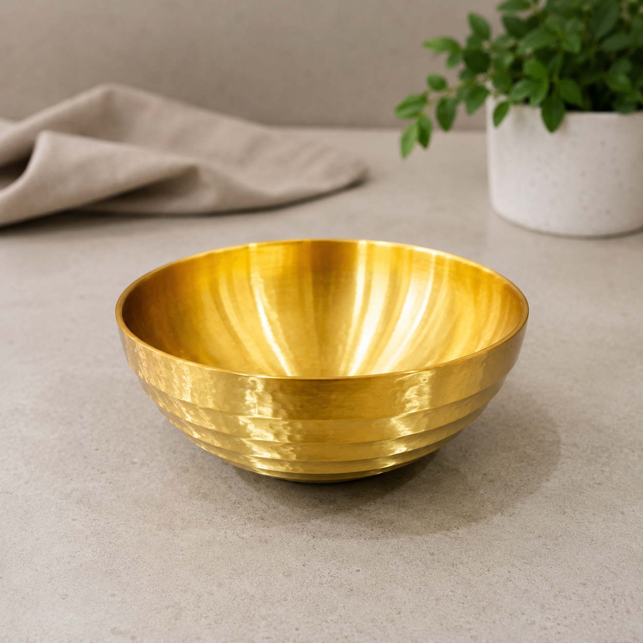 Hammer Pattern Bowl – 13cm Gold Finish