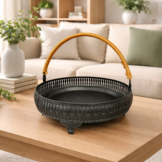 Vintage Style Metal Serving Basket with Rattan Handle – Round